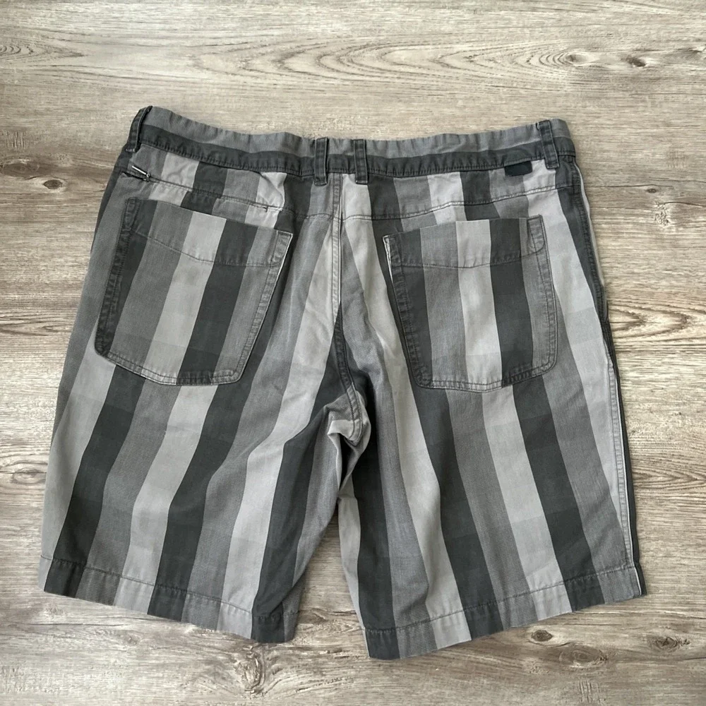 The North Face Chino Shorts Mens 38 Gray Stripe 10